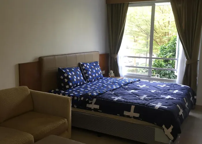Savi Premium Near Bkk Piyavet Hospital Near Famous Pubs 別荘 *